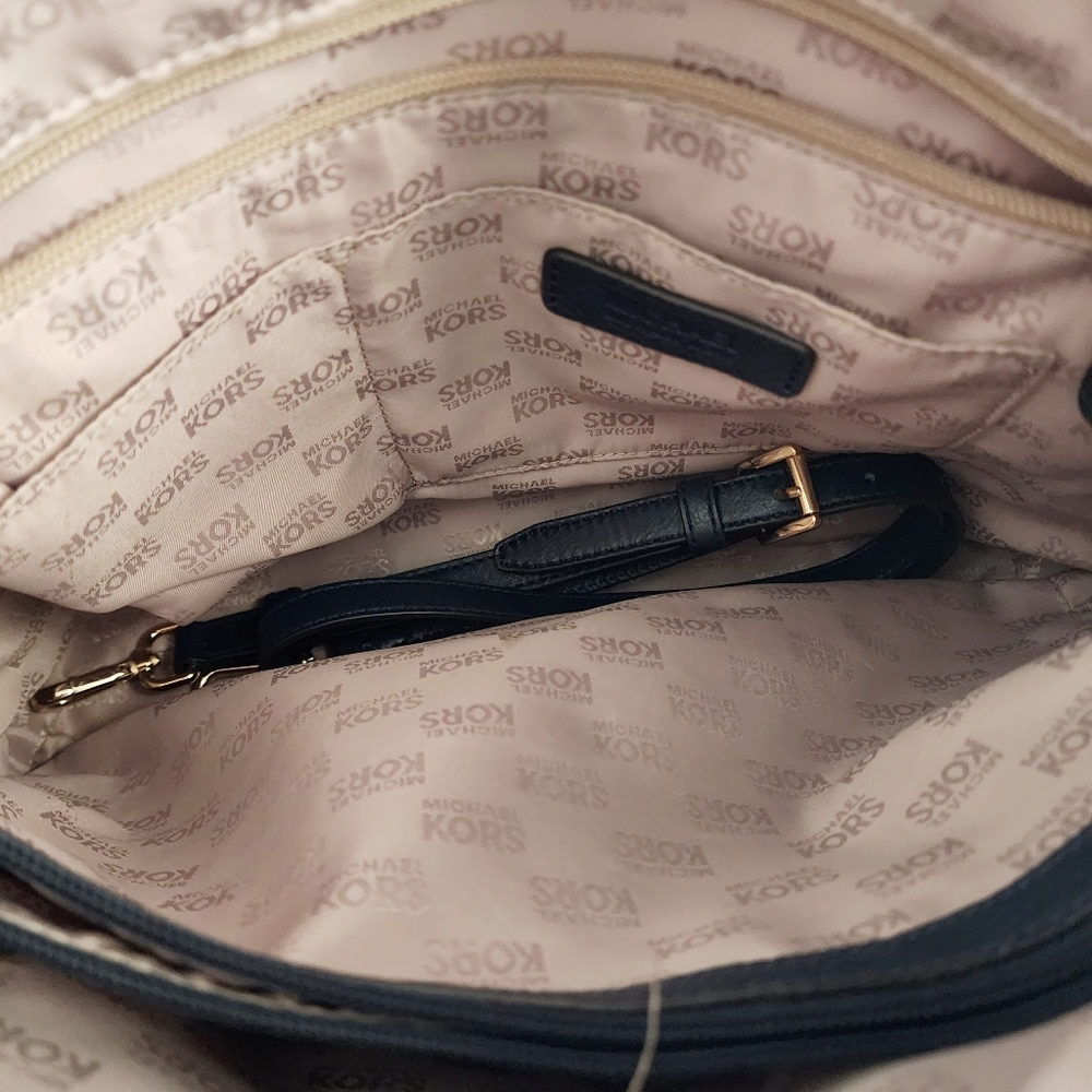Michael Kors‎ Anita Navy and White Signature Shoulder Bag - Picture 13 of 14